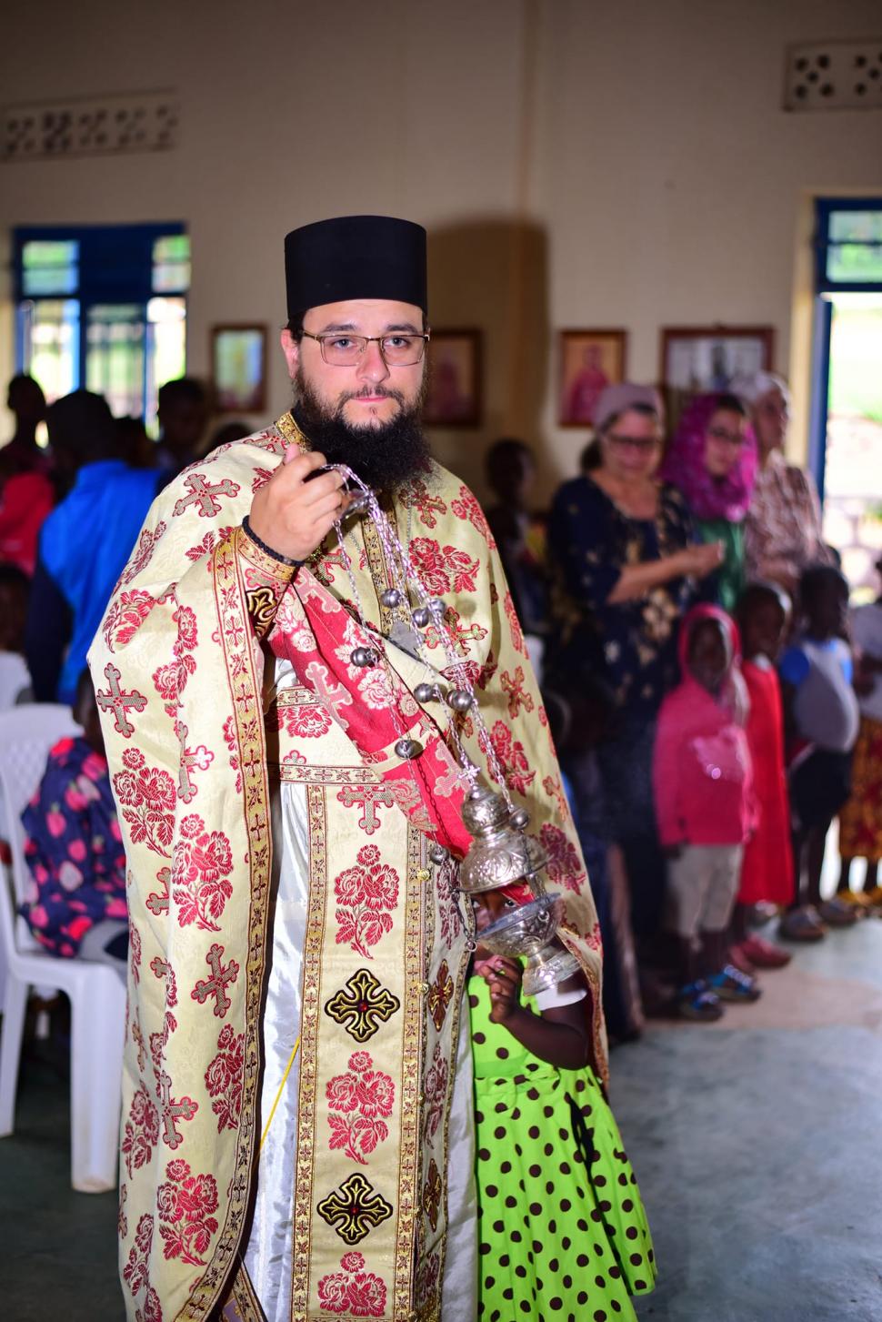 Povestea incredibilă a preotului Nectarie "blestemat" să se mute din România în Africa 809714