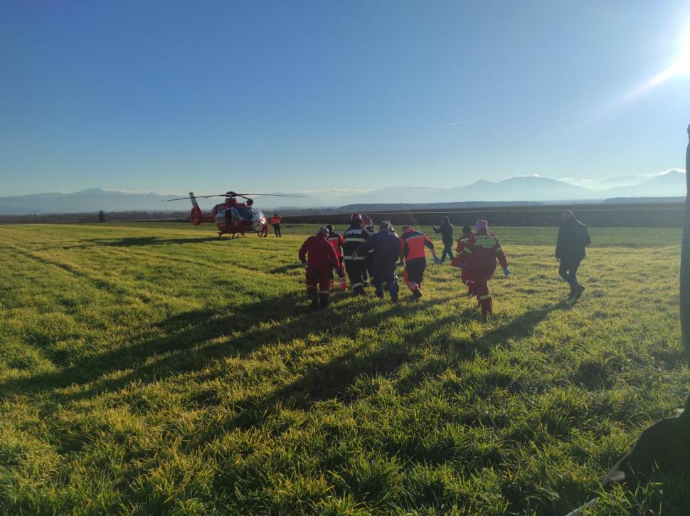 Accident grav pe o șosea din județul Covasna. Șase oameni au ajuns la spital 809783