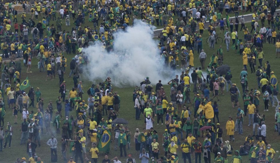 Susținătorii lui Jair Bolsonaro au încercat să dea foc Congresului | Sute de oameni, arestați în Brazilia | Președintele da Silva a promis pedepsirea "fasciștilor"