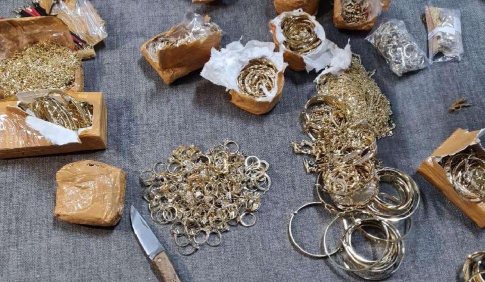 Comoara din motorul unei Skoda. Cu ce a încercat un turc să intre în România 810339