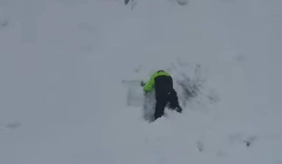 Ninge la munte! Imagini cu iarna apărută la sfârșitul vacanței | În Vârful Postăvarul s-a așternut zăpada 810401