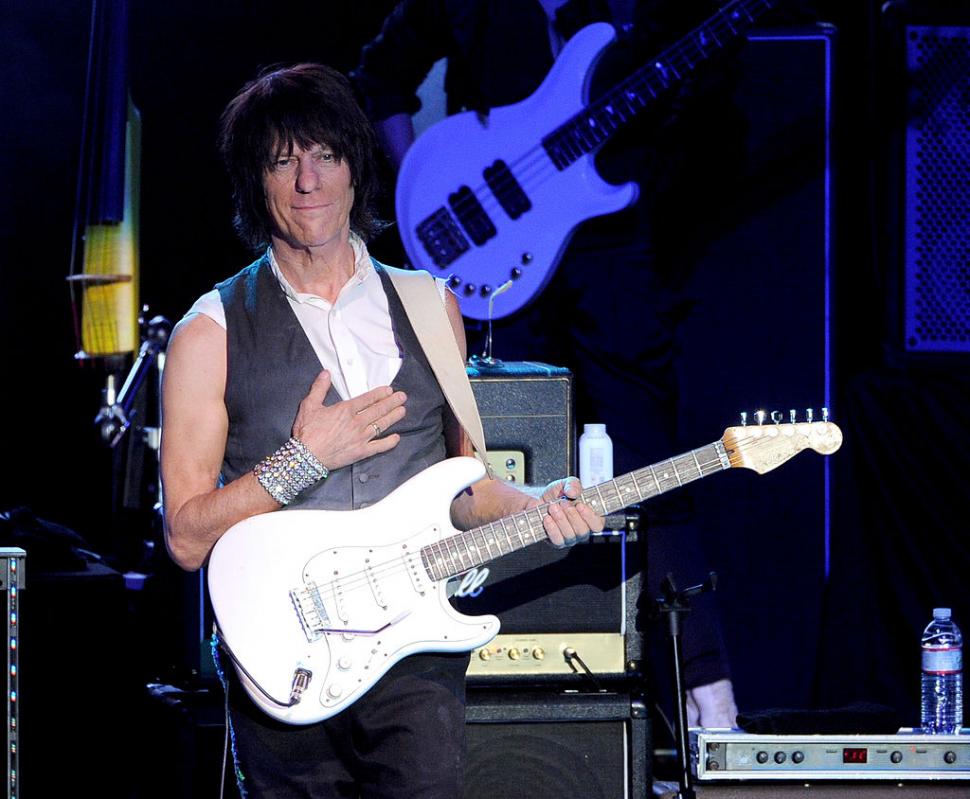 A murit legendarul chitarist Jeff Beck. Artistul contactase brusc meningită bacteriană 810497