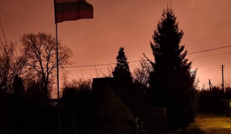 Explozie la o conductă de gaz care leagă Lituania și Letonia. Flăcările au putut fi văzute de la 17 km 810926