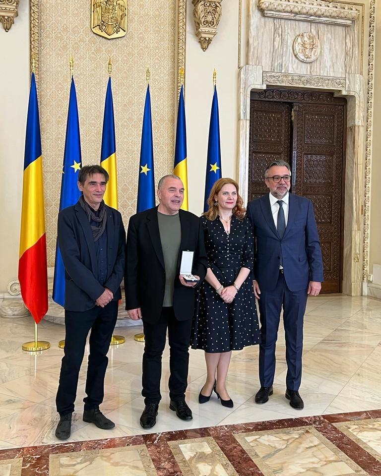 Ministerul Culturii: ”Artiști, personalități instituții fanion ale culturii românești au fost decorate de Klaus Iohannis” 810859