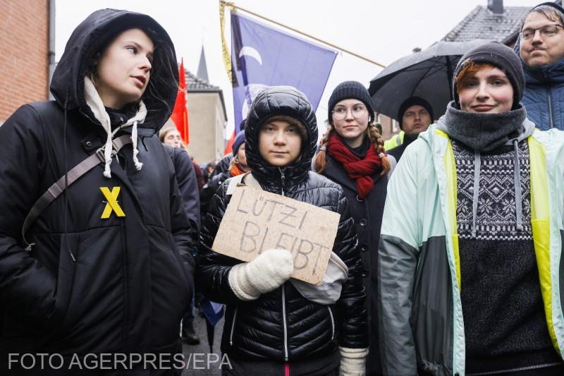Ciocniri între poliţişti şi activiştii de mediu, cu Greta Thunberg printre ei, în Germania 811147