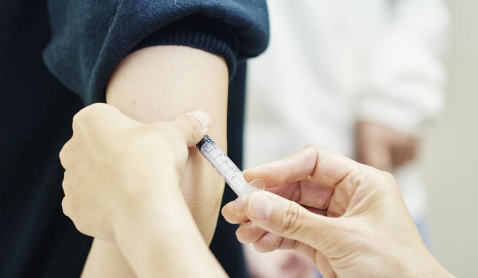 A început vaccinarea antigripală | Lista farmaciilor autorizate din București și din țară