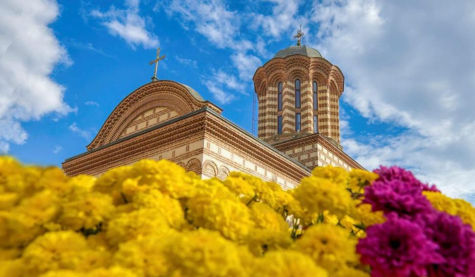 Marţea, zi de pelerinaj la Biserica Sfântul Anton-Curtea Veche din Bucureşti. Cum se face ritualul celor 9 marţi care îndeplineşte orice dorinţă 809347