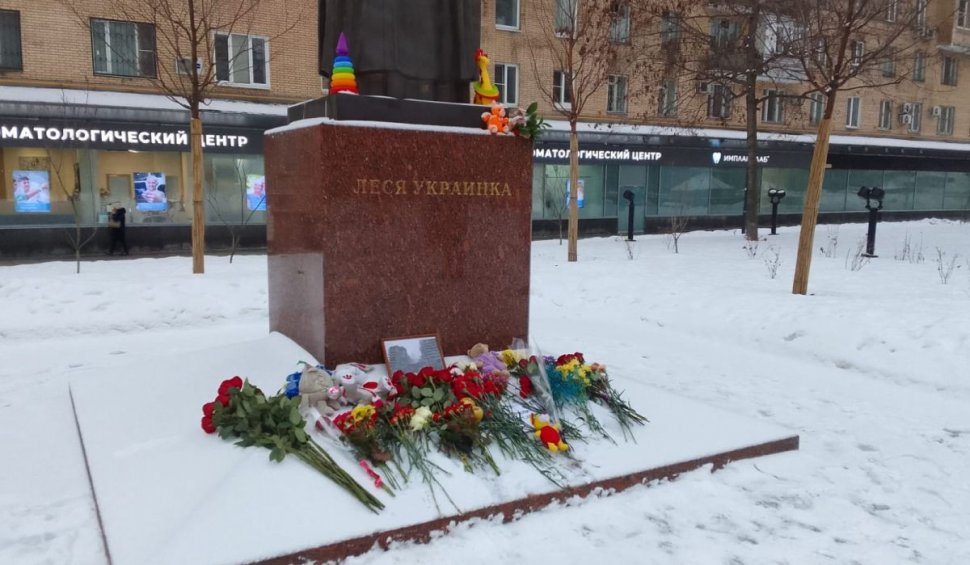 La Moscova au fost depuse flori în memoria ucrainenilor uciși de atacul rus în Dnipro