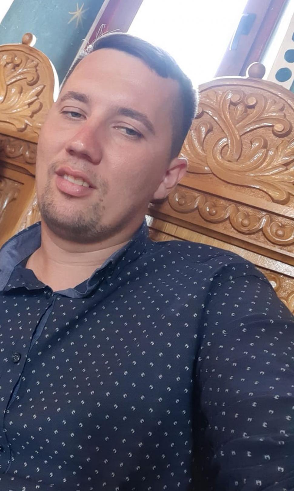 El este Dragoş, unul din cei trei morţi din accidentul de la CE Oltenia. Avea 29 de ani şi soţia lui este însărcinată 811602