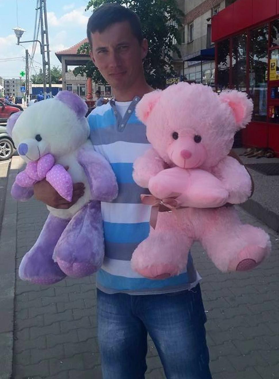 El este Dragoş, unul din cei trei morţi din accidentul de la CE Oltenia. Avea 29 de ani şi soţia lui este însărcinată 811614