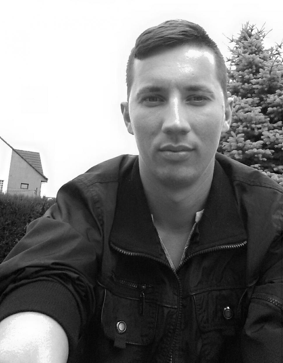 El este Dragoş, unul din cei trei morţi din accidentul de la CE Oltenia. Avea 29 de ani şi soţia lui este însărcinată 811615