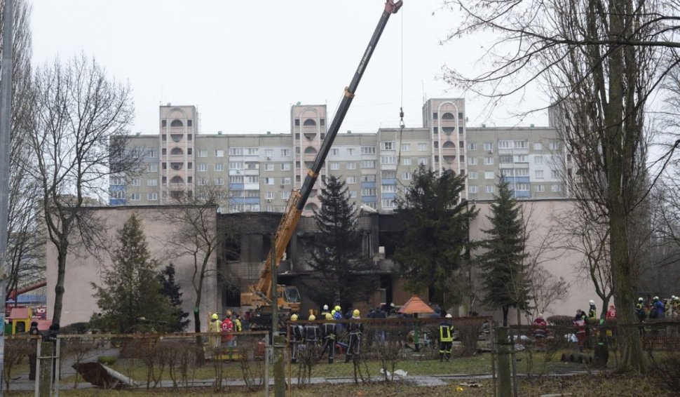 Tragedia aviatică din Ucraina | CNN: Aproape jumătate dintre victime sunt părinți și copii de grădiniță, surprinși la sol de prăbușirea elicopterului