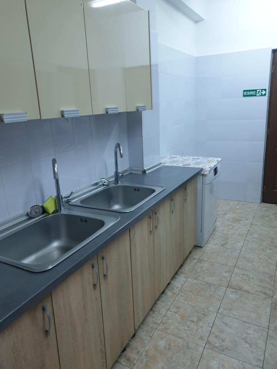 Carne mucegăită, gătită într-o bucătărie infectă la un cămin de bătrâni din Bistrița-Năsăud 811852