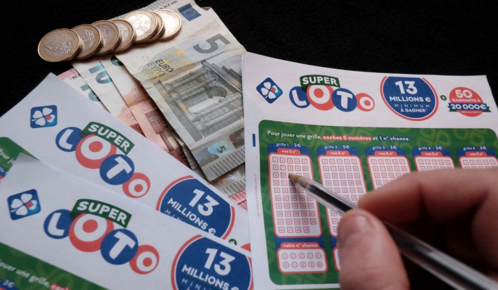 Un bărbat a câştigat de două ori la loto, după ce a uitat că a luat bilet şi a pus, din nou, aceleaşi numere