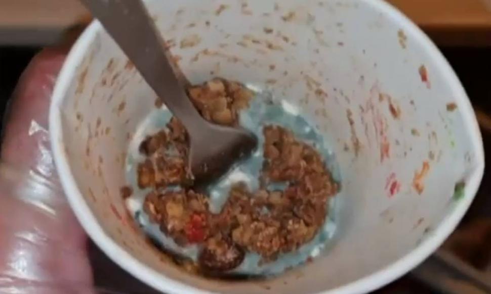 Mâncare mucegăită şi pereţi cu igrasie, la un afterschool din Bucureşti. Inspectorii ANPC au închis locaţia 811880