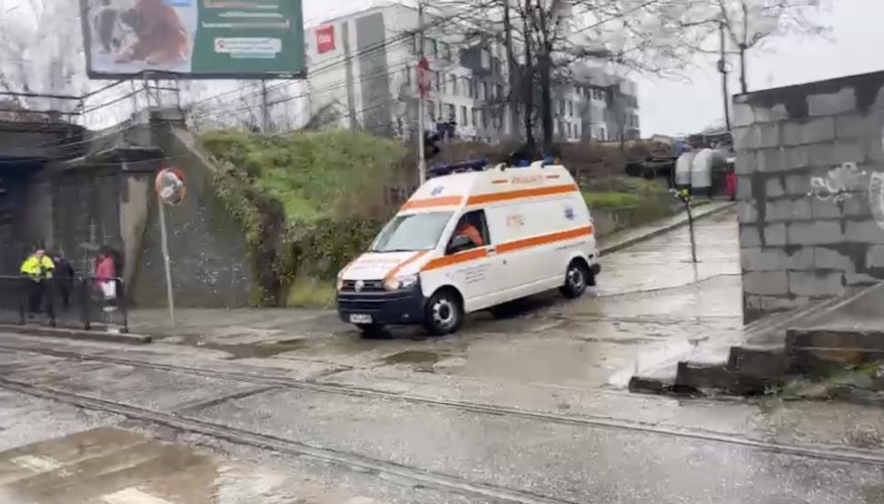 Bărbat lovit mortal de o locomotivă, lângă un pasaj de cale ferată din Timișoara 812175