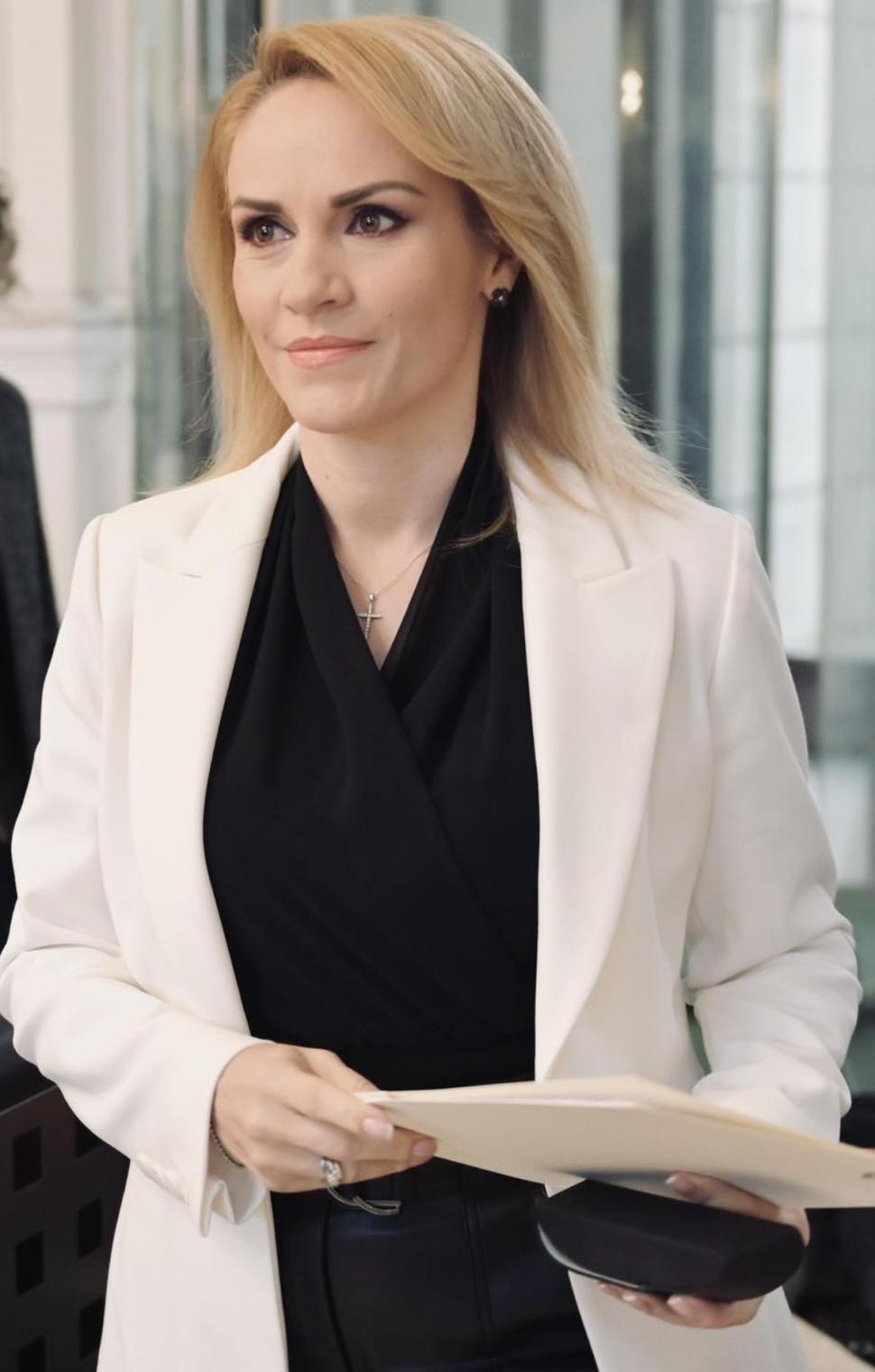 Dieta cu care Gabriela Firea își păstrează greutatea din adolescență. Cum a slăbit 25 de kilograme în numai 3 luni 812172