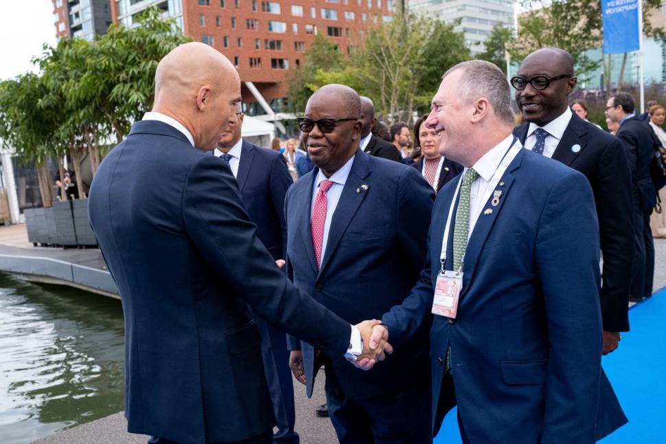 El este ministrul de externe care a murit chiar la ședința de guvern | Infarctul care a uimit Gabonul 812245