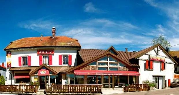 Hotelul din Europa în care turiștii pot dormi în două țări, în același timp 812431