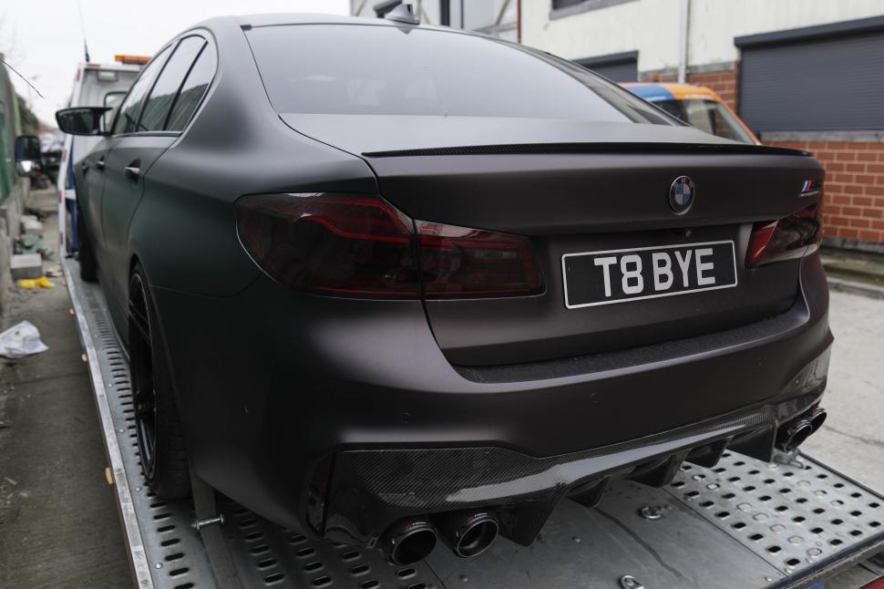 Miza de sute de milioane de euro în dosarul fraţilor Tate | Misterul vizitelor din Arestul Central 812439