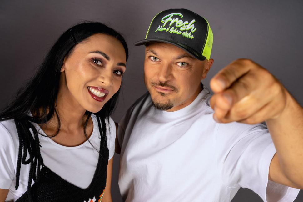 Recunoşti băieţelul cu beretă şi cravată? Azi e un artist cunoscut, vedetă la show-ul America Express 812220