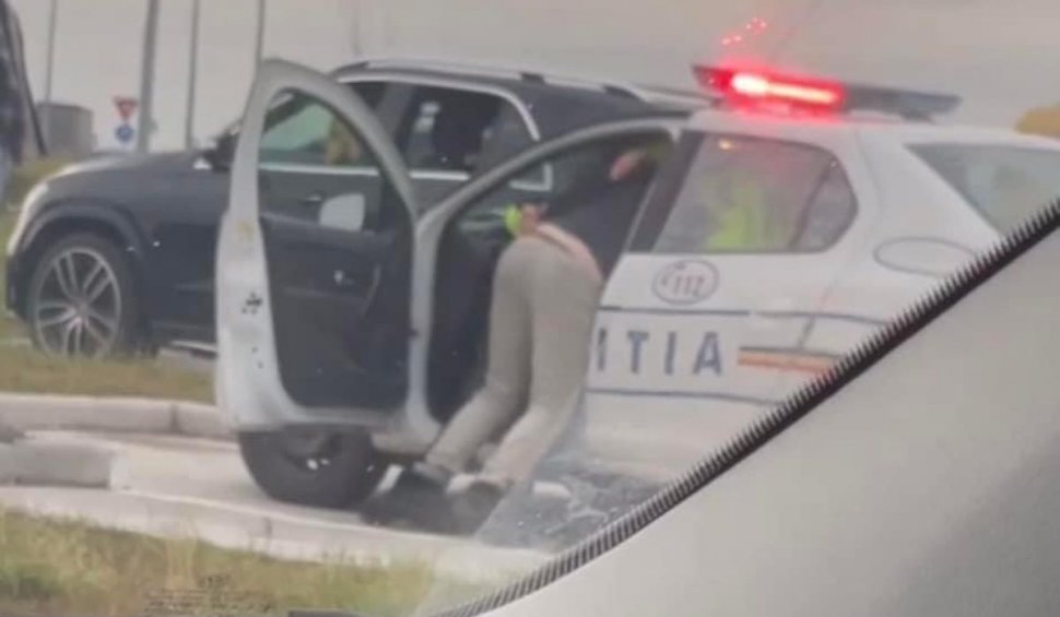 Şofer român amendat cu 10.000 de lei şi lăsat fără permis, după ce a făcut flash-uri şi a înjurat pe autostrada A10