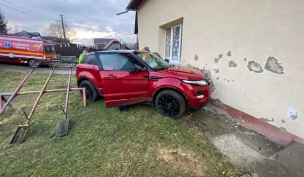 Două fetiţe dintre cei cinci copii loviţi de un şofer beat cu Range Rover au ajuns la spitalele din Cluj şi Bistriţa