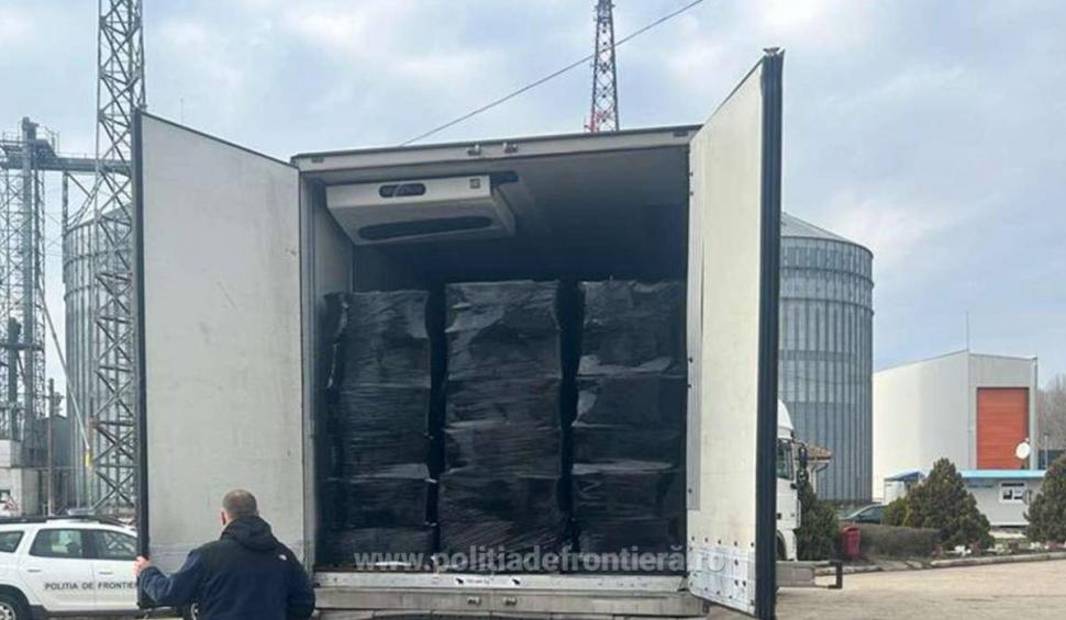 Ţigări de contrabandă de peste 1,5 milioane de euro, descoperite într-un TIR care transporta şerveţele umede 812492