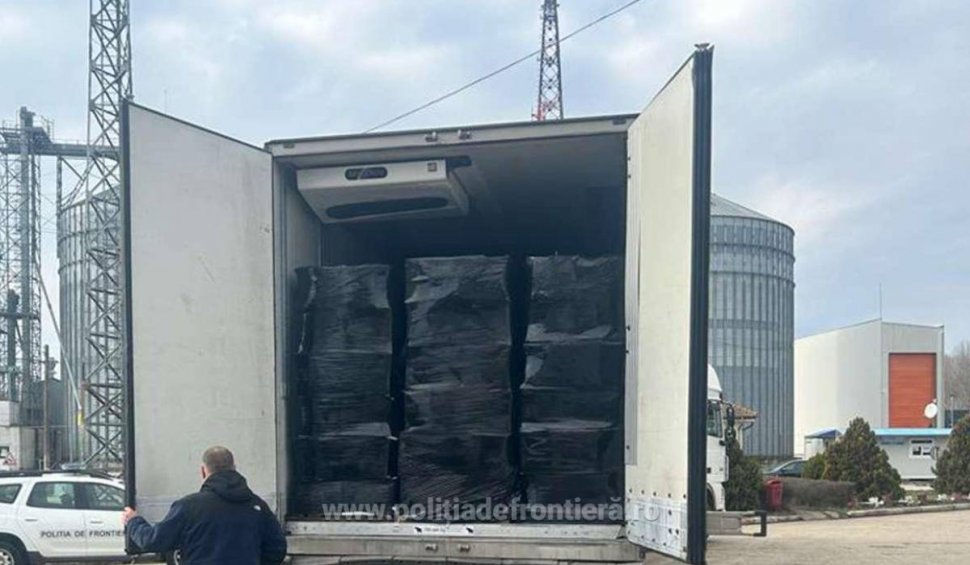 Ţigări de contrabandă de peste 1,5 milioane de euro, descoperite într-un TIR care transporta şerveţele umede