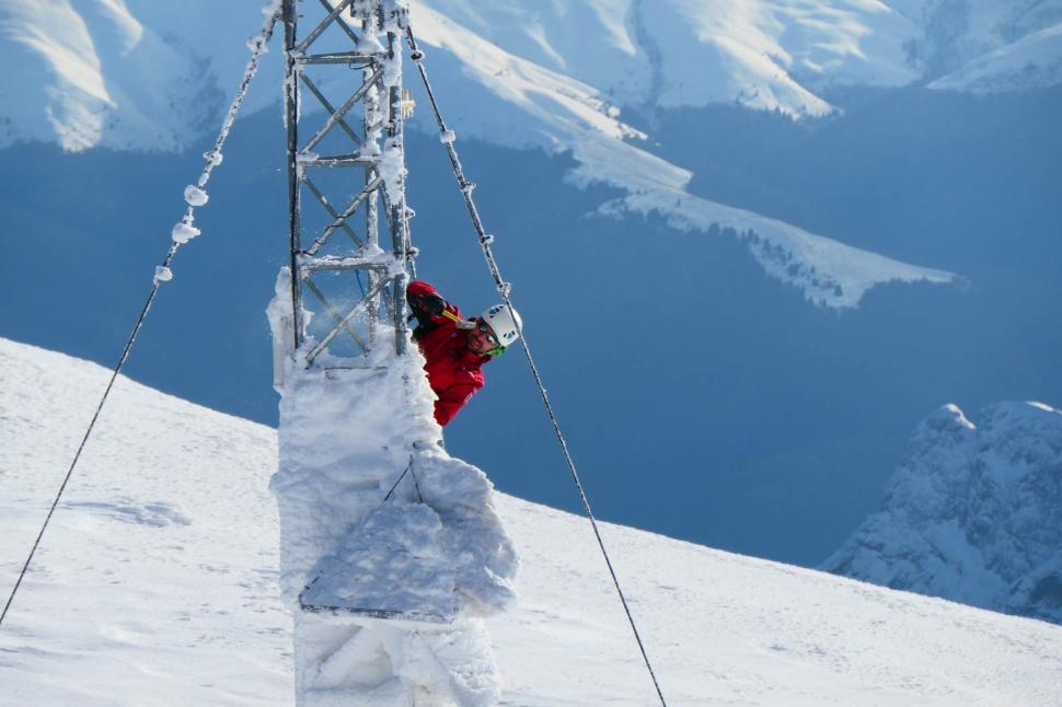 Imagini spectaculoase de la Cabana Omu, după un fenomen de viscol care a durat 156 ore 812678