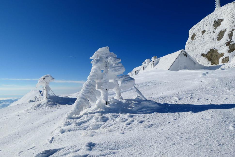 Imagini spectaculoase de la Cabana Omu, după un fenomen de viscol care a durat 156 ore 812679