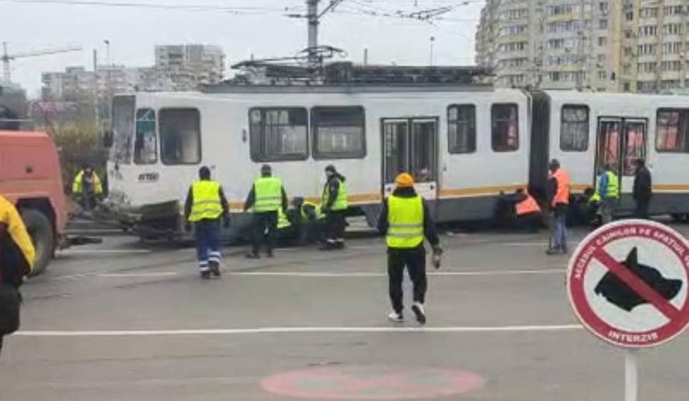 Un tramvai a deraiat în zona Obor, din București. Alte două tramvaie au sărit de pe șine în aceeași zi 812727