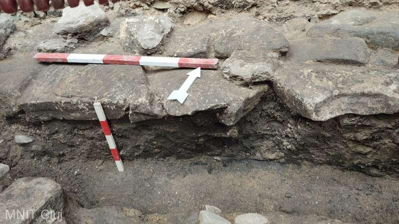 Drum roman, vechi de peste 2.000 de ani, descoperit de arheologi în centrul Clujului: "Seamănă cu ce se păstrează azi la Pompeii" 812825