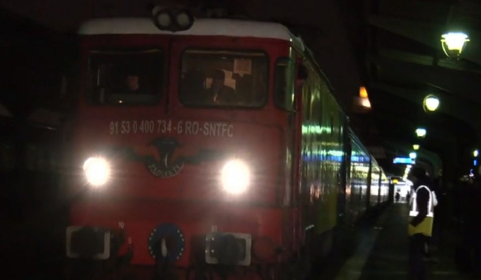 "Trenul Unirii" a plecat din Bucureşti şi este aşteptat la Iaşi: "Este trenul care ne uneşte pe noi toţi românii"
