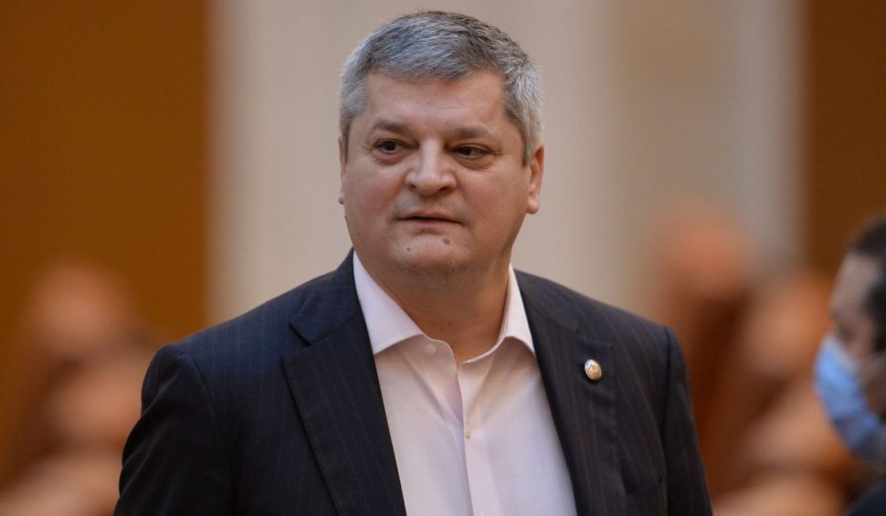 Radu Cristescu, deputat PSD: "Fenechistul Muraru dă lecții de morală publică"