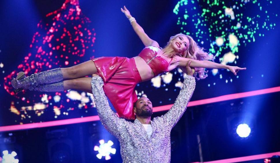 Recunoşti fetiţa cu căciuliţă şi inimioare? Azi e "Mica prințesă a Europei", vedetă la show-ul America Express 813081