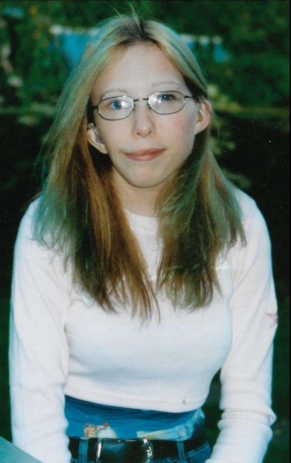 Cadavrul mumificat al unei femei cu schizofrenie, găsit după trei ani în locuinţa sa. Biletul de adio lăsat de Laura: "Am nevoie de ajutor" 813478