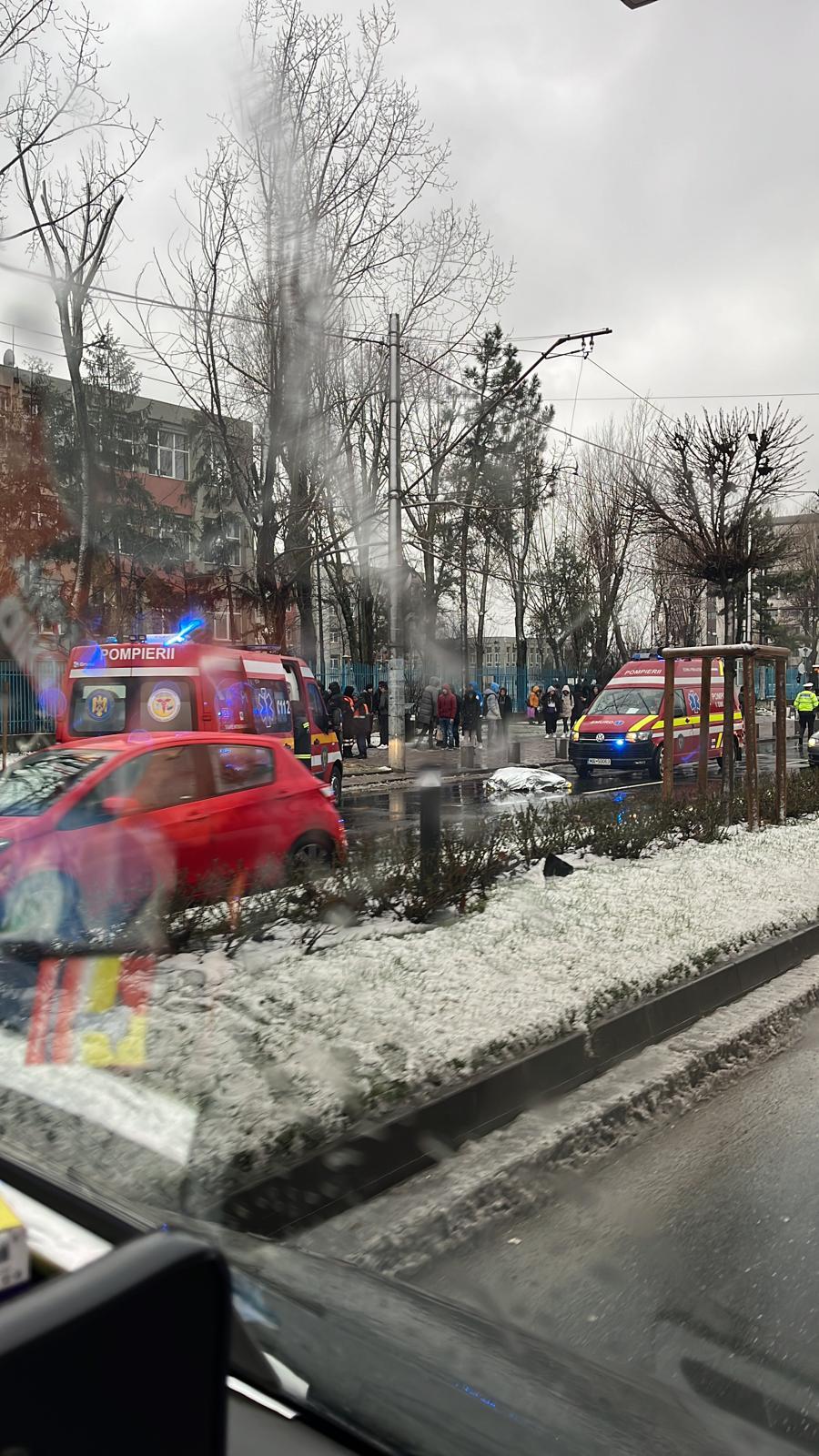Tânăr de 24 de ani, accidentat mortal de o mașină, pe Bd. Iuliu Maniu din București | Traficul a fost restricționat 813565