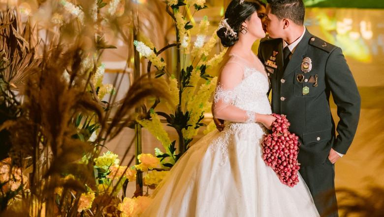 Buchet de mireasă din ceapă roșie, vedeta unei nunți de lux din Filipine. Cât a costat legătura de patru kilograme 813745