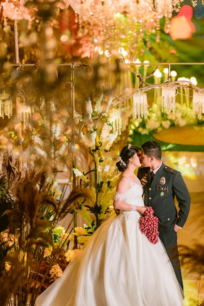 Buchet de mireasă din ceapă roșie, vedeta unei nunți de lux din Filipine. Cât a costat legătura de patru kilograme 813748