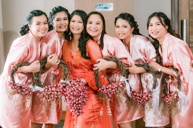 Buchet de mireasă din ceapă roșie, vedeta unei nunți de lux din Filipine. Cât a costat legătura de patru kilograme 813750