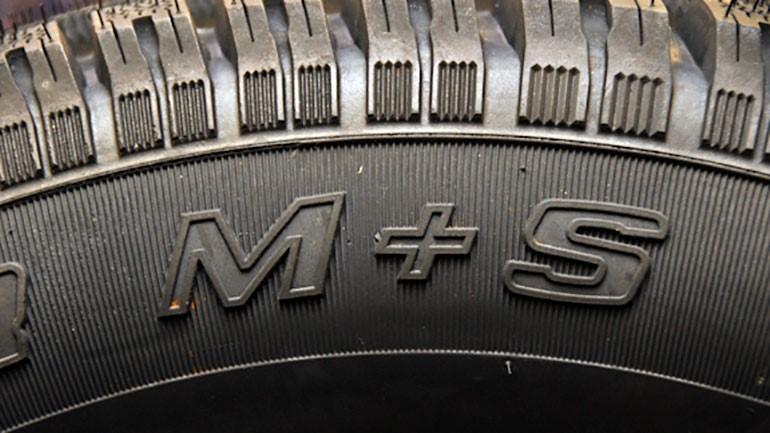 Amenzi de până la 3.000 de lei pentru şoferi, chiar dacă au cauciucuri de iarnă. Ce nu trebuie să lipsească din maşină 813764