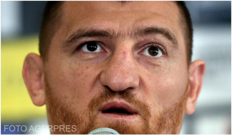 Recunoşti băieţelul simpatic cu tichie şi cămăşuţă? L-ai văzut în ring sau pe micile ecrane 813785