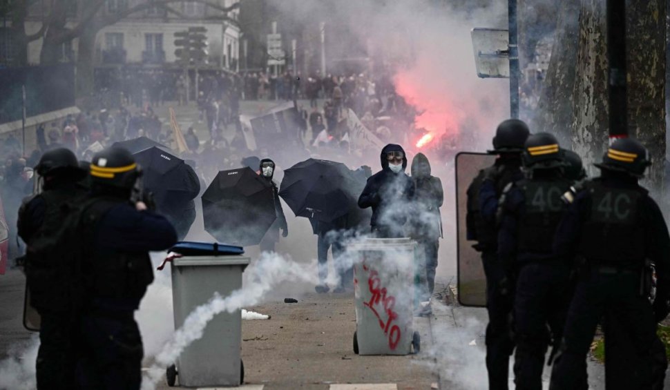 Violențe la Paris, în timpul protestelor masive convocate de sindicate împotriva reformei pensiilor