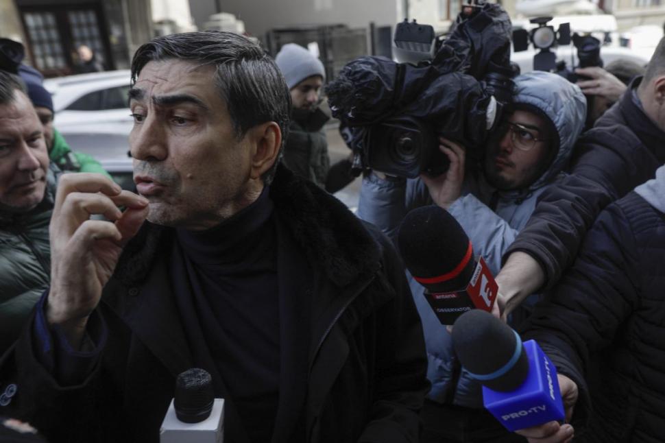 Victor Pițurcă, din nou la DNA la doar câteva ore după ce a fost eliberat din arest. Gestul făcut la intrarea în sediul instituției 814170