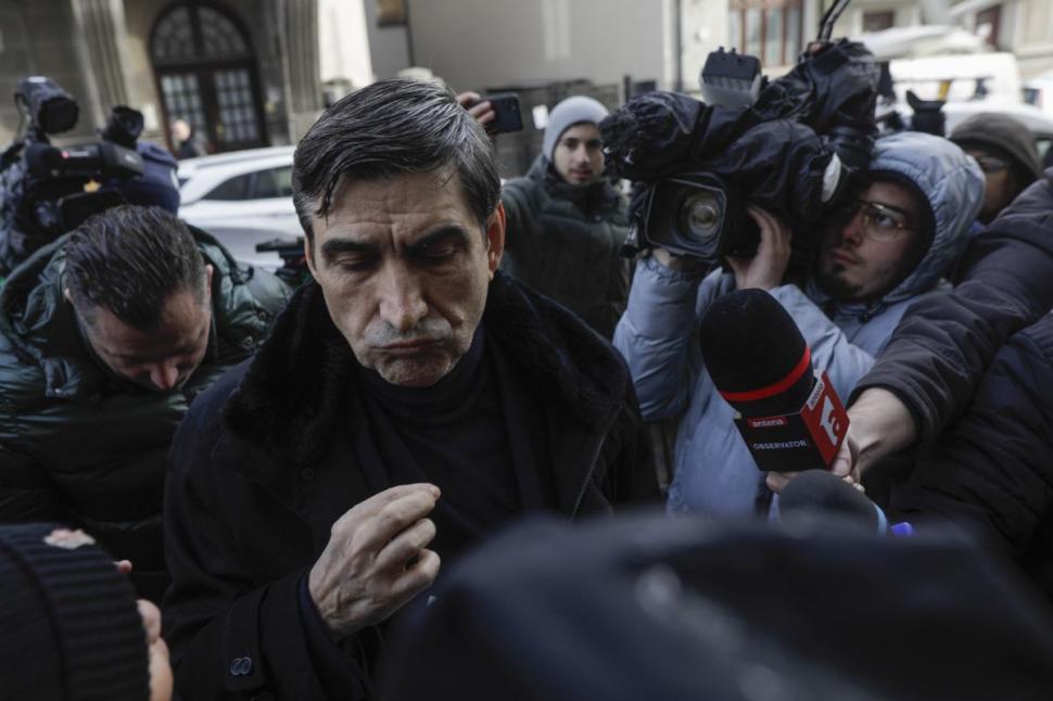 Victor Pițurcă, din nou la DNA la doar câteva ore după ce a fost eliberat din arest. Gestul făcut la intrarea în sediul instituției 814171