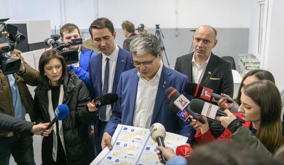 Primele carduri de energie ajung la români. Marcel Boloş anunţă judeţele în care începe distribuirea ajutoarelor de facturi 814415