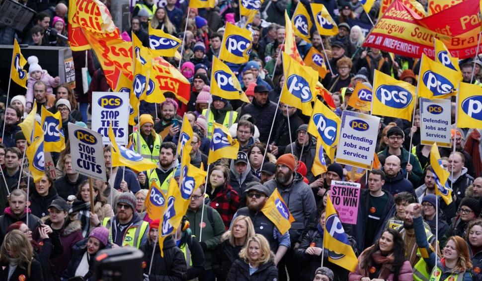 Marea Britanie, blocată de cele mai mari proteste din ultimul deceniu | Parlamentar conservator: "N-am mai văzut ațâția funcționari de când a început pandemia" 814461