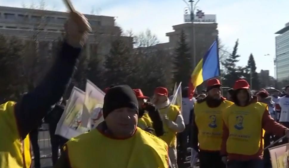Proteste în România educată. Profesorii cer bani de salarii în faţa Guvernului 814420