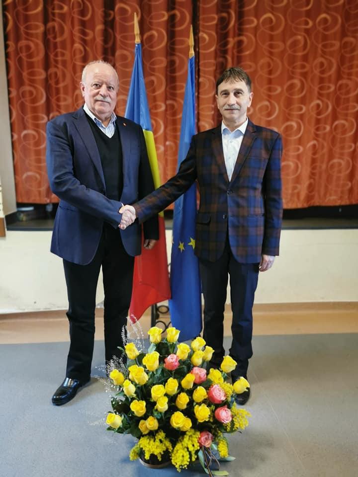 Un primar din Alba și-a petrecut o jumătate din viață în funcție. Iancu Popa conduce comuna Sântimbru de 33 de ani 814507